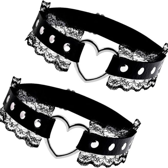 Black Heart Lace & Leather Garter - Picture 4 of 4